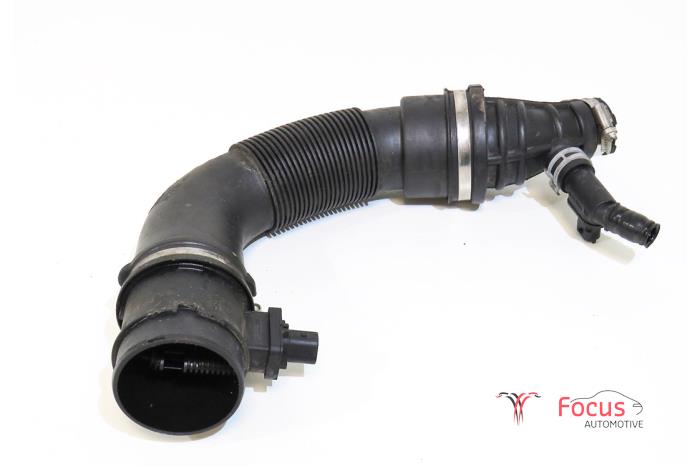 Begagnade Luftintagsslang Opel Astra J (PC6/PD6/PE6/PF6) 1.3 CDTI 16V EcoFlex Pris € 45,00 Marginaltabell erbjuds av Focus Automotive