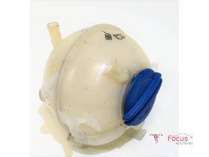 Used Expansion vessel Volkswagen Scirocco (137/13AD) 2.0 TSI 16V Price € 15,00 Margin scheme offered by Focus Automotive