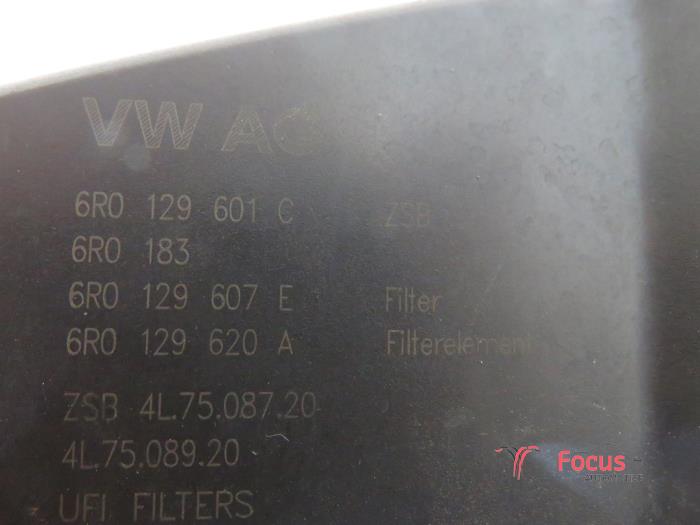 Obudowa filtra powietrza z Volkswagen Polo V (6R) 1.6 TDI 16V 90 2011