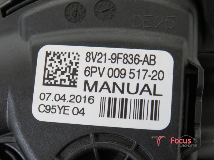 Czujnik polozenia pedalu gazu z Ford Fiesta 6 (JA8) 1.0 EcoBoost 12V 100 2016