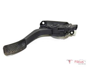 Używane Czujnik polozenia pedalu gazu Ford Fiesta 6 (JA8) 1.0 EcoBoost 12V 100 Cena € 9,95 Procedura marży oferowane przez Focus Automotive