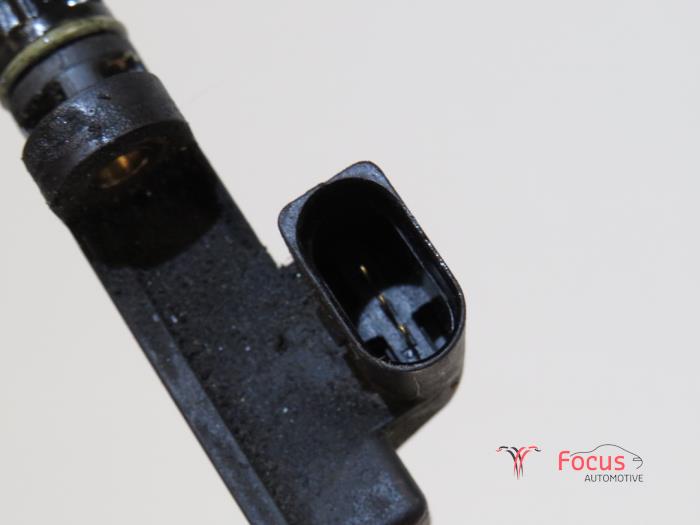 Oil level sensor from a Skoda Fabia II Combi 1.2i 12V 2014