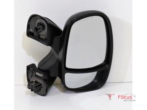 Used Wing mirror, right Renault Trafic New (FL) 2.0 dCi 16V 115 Price € 60,00 Margin scheme offered by Focus Automotive