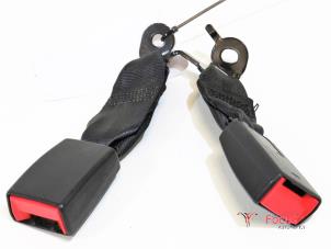 Usagé Insertion ceinture de sécurité arrière gauche Citroen C3 (SC) 1.0 Vti 68 12V Prix € 15,00 Règlement à la marge proposé par Focus Automotive