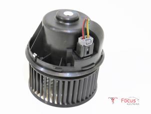 Używane Silnik wentylatora nagrzewnicy Ford Focus 2 1.6 TDCi 16V 90 Cena € 25,00 Procedura marży oferowane przez Focus Automotive