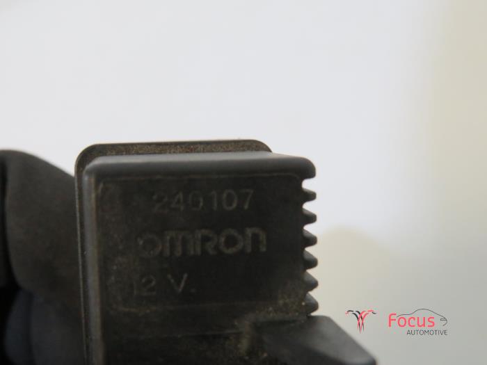 Glow plug relay Ford Focus 2 1.6 TDCi 16V 90 240107