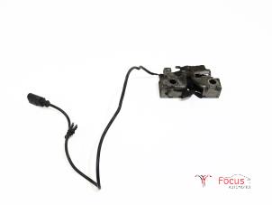 Used Bonnet lock mechanism Skoda Citigo 1.0 12V Price € 25,00 Margin scheme offered by Focus Automotive