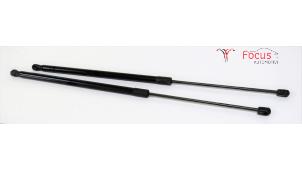 Used Set of tailgate gas struts Volkswagen Beetle (16AB) 1.2 TSI Price € 35,00 Margin scheme offered by Focus Automotive