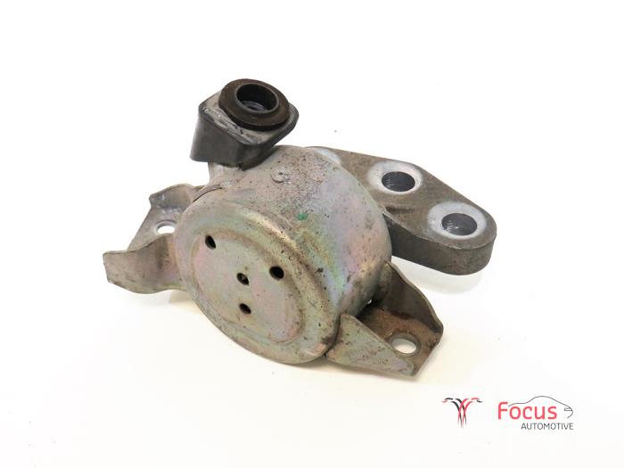 Used Engine mount Opel Corsa E 1.3 CDTi 16V ecoFLEX Price € 10,00 Margin scheme offered by Focus Automotive