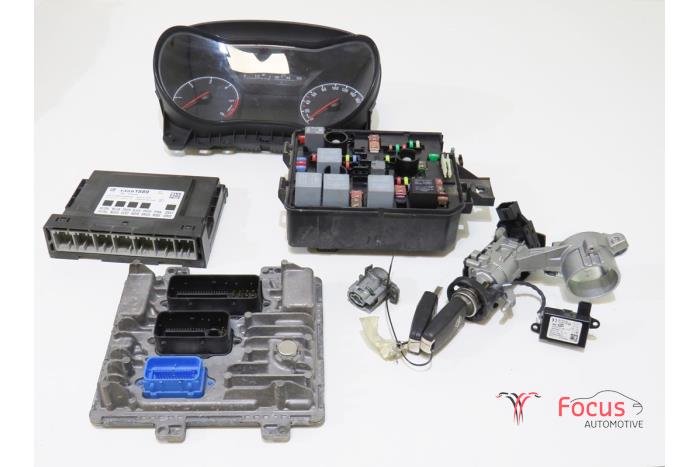 Used Ignition lock + computer Opel Corsa E 1.3 CDTi 16V ecoFLEX Price € 300,00 Margin scheme offered by Focus Automotive