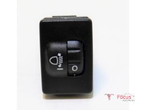 Used AIH headlight switch Peugeot 108 1.0 12V VVT-i Price € 10,00 Margin scheme offered by Focus Automotive