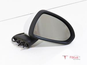 Used Wing mirror, right Opel Corsa E 1.3 CDTi 16V ecoFLEX Price € 30,00 Margin scheme offered by Focus Automotive