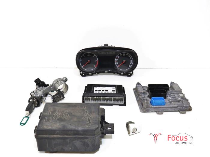 Used Ignition lock + computer Opel Corsa E 1.3 CDTi 16V ecoFLEX Price € 300,00 Margin scheme offered by Focus Automotive
