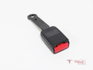 Used Front seatbelt buckle, right Peugeot 206+ (2L/M) 1.1 XR,XS Price € 15,00 Margin scheme offered by Focus Automotive