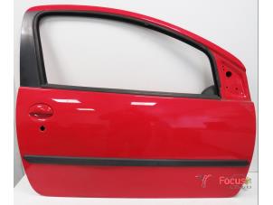 Używane Drzwi prawe wersja 2-drzwiowa Citroen C1 1.0 12V Cena € 150,00 Procedura marży oferowane przez Focus Automotive