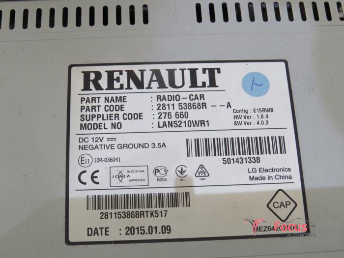 Navigation system from a Renault Clio IV (5R) 1.5 dCi 75 FAP 2015