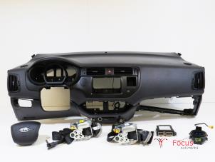 Used Airbag set + module Kia Rio III (UB) 1.1 CRDi VGT 12V Price € 950,00 Margin scheme offered by Focus Automotive