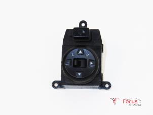 Używane Przelacznik lusterka Kia Rio III (UB) 1.1 CRDi VGT 12V Cena € 10,00 Procedura marży oferowane przez Focus Automotive