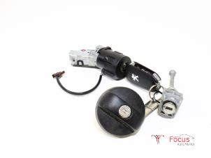 Gebrauchte Zündschloss + Schlüssel Peugeot 208 I (CA/CC/CK/CL) 1.4 16V Preis € 34,95 Margenregelung angeboten von Focus Automotive