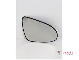 New Mirror glass, right Peugeot 108 1.0 12V Price € 15,13 Inclusive VAT offered by Focus Automotive