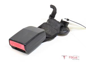 Used Rear seatbelt buckle, right Renault Scénic III (JZ) 1.6 16V Price € 15,00 Margin scheme offered by Focus Automotive