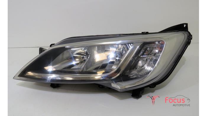 Używane Reflektor lewy Peugeot Boxer (U9) 2.0 BlueHDi 130 Cena € 225,00 Procedura marży oferowane przez Focus Automotive