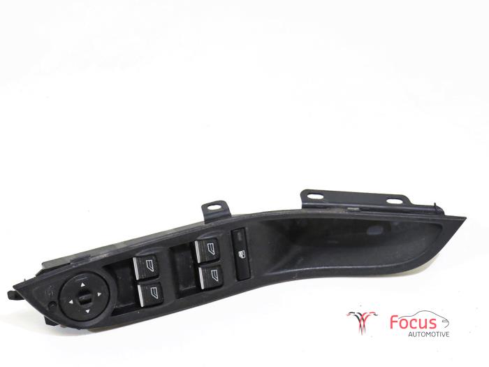 Usados Interruptor combinado de ventanillas Ford Focus 3 1.0 Ti-VCT EcoBoost 12V 100 Precio € 20,00 Norma de margen ofrecido por Focus Automotive