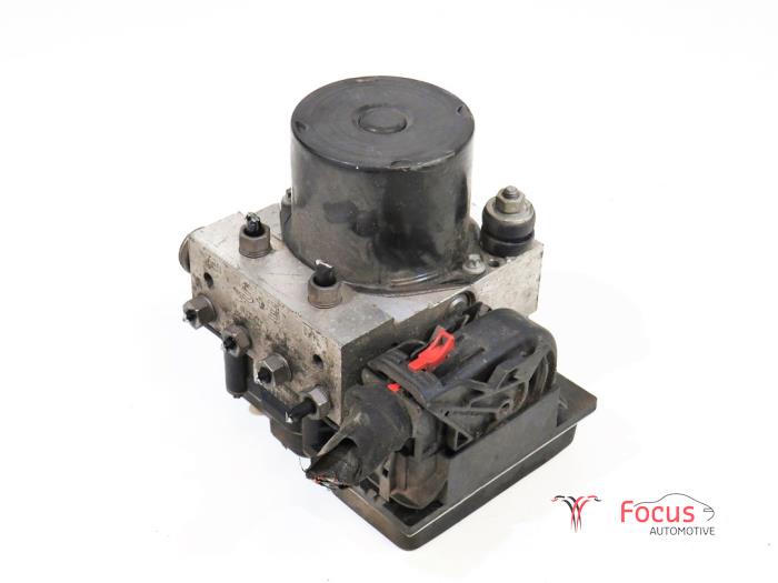 Begagnade ABS-pump Audi A1 (8X1/8XK) 1.6 TDI 16V Pris € 70,00 Marginaltabell erbjuds av Focus Automotive
