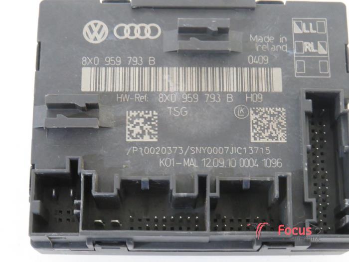 Module verrouillage central des portes d'un Audi A1 (8X1/8XK) 1.6 TDI 16V 2011