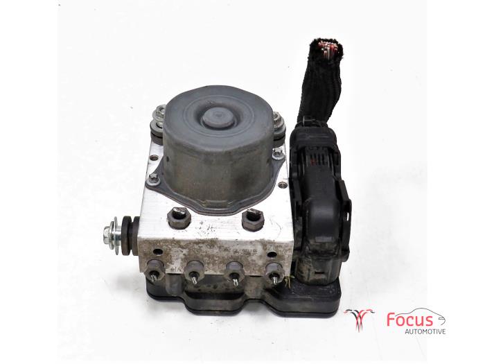 Usagé Pompe ABS Mercedes A (W176) 1.5 A-180 CDI, A-180d 16V Prix € 125,00 Règlement à la marge proposé par Focus Automotive