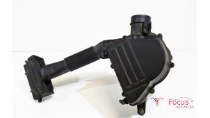 Używane Obudowa filtra powietrza Seat Ibiza IV (6J5) 1.2 TDI Ecomotive Cena € 5,00 Procedura marży oferowane przez Focus Automotive
