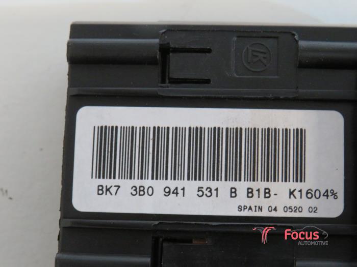 Interruptor de luz de un Skoda Fabia II Combi 1.2i 12V 2014