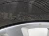 Felge + Reifen van een Volkswagen Golf VII (AUA) 1.6 TDI 16V 2014