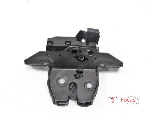 Used Tailgate lock mechanism Opel Karl 1.0 12V Price € 20,00 Margin scheme offered by Focus Automotive