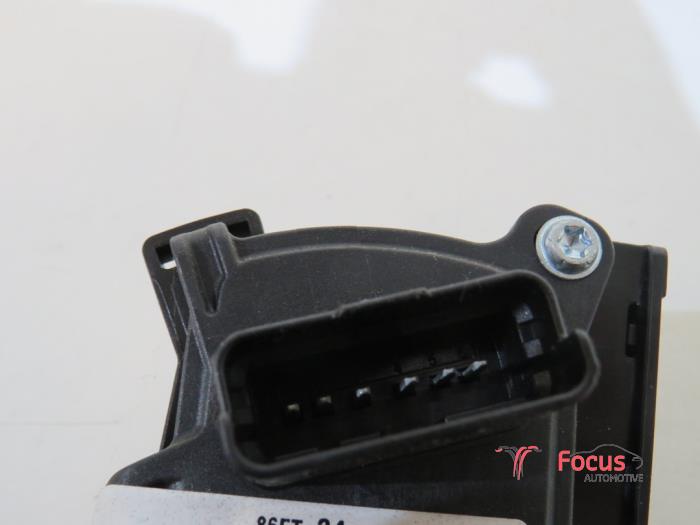 Throttle pedal position sensor from a Peugeot 308 (L3/L8/LB/LH/LP) 1.6 BlueHDi 120 16V 2016