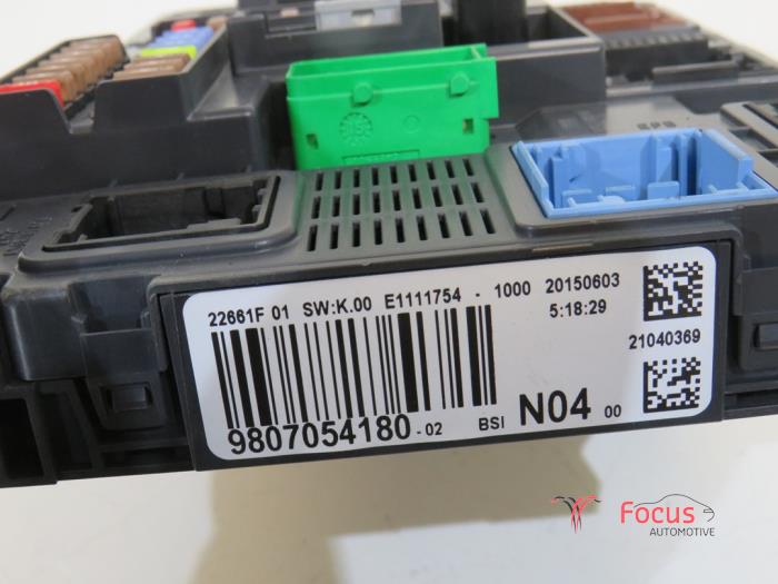 Fuse box Peugeot 308 1.6 BlueHDi 120 16V 9807054180 PEUGEOT