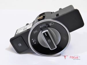 Usados Interruptor de luz Mercedes A (W176) 1.6 A-180 16V Precio € 20,00 Norma de margen ofrecido por Focus Automotive