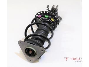 Used Front shock absorber rod, left Renault Captur (2R) 0.9 Energy TCE 12V Price € 59,95 Margin scheme offered by Focus Automotive