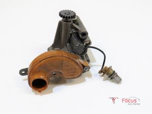 Usados Bomba de aceite Renault Captur (2R) 0.9 Energy TCE 12V Precio € 30,00 Norma de margen ofrecido por Focus Automotive