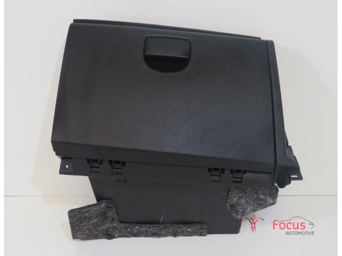 Begagnade Handskfack Hyundai i20 1.2i 16V Pris € 20,00 Marginaltabell erbjuds av Focus Automotive