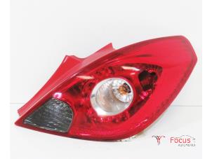 Używane Tylne swiatlo pozycyjne prawe Opel Corsa D 1.0 Cena € 25,00 Procedura marży oferowane przez Focus Automotive