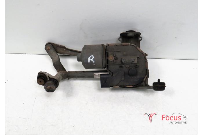 Wiper motor + mechanism from a Seat Leon (1P1) 1.6 2007