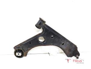 Usagé Bras de suspension avant droit Fiat Grande Punto (199) 1.4 Prix € 15,00 Règlement à la marge proposé par Focus Automotive