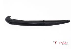 Used Rear wiper arm Fiat 500 (312) 0.9 TwinAir 85 Price € 10,00 Margin scheme offered by Focus Automotive