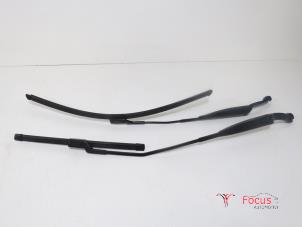 Used Front wiper arm Fiat Panda (312) 1.2 69 Price € 35,00 Margin scheme offered by Focus Automotive