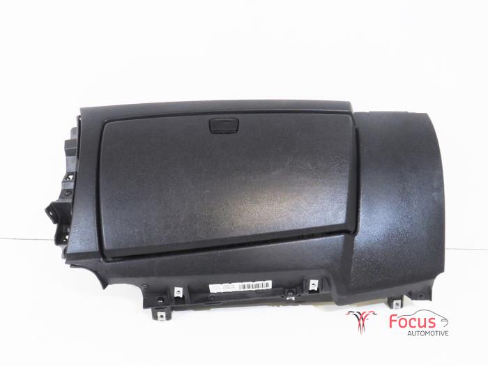 Begagnade Handskfack BMW 1 serie (E87/87N) 116i 1.6 16V Pris € 24,95 Marginaltabell erbjuds av Focus Automotive