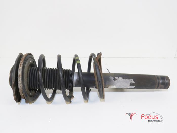 Front shock absorber rod, right from a Peugeot 206 (2A/C/H/J/S) 1.4 XR,XS,XT,Gentry 2006