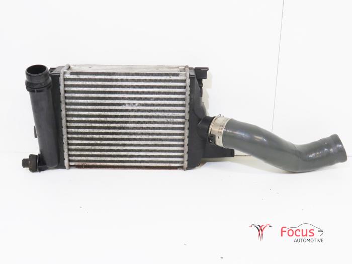 Usados Intercooler Renault Clio IV Estate/Grandtour (7R) 1.5 Energy dCi 75 FAP Precio € 100,00 Norma de margen ofrecido por Focus Automotive