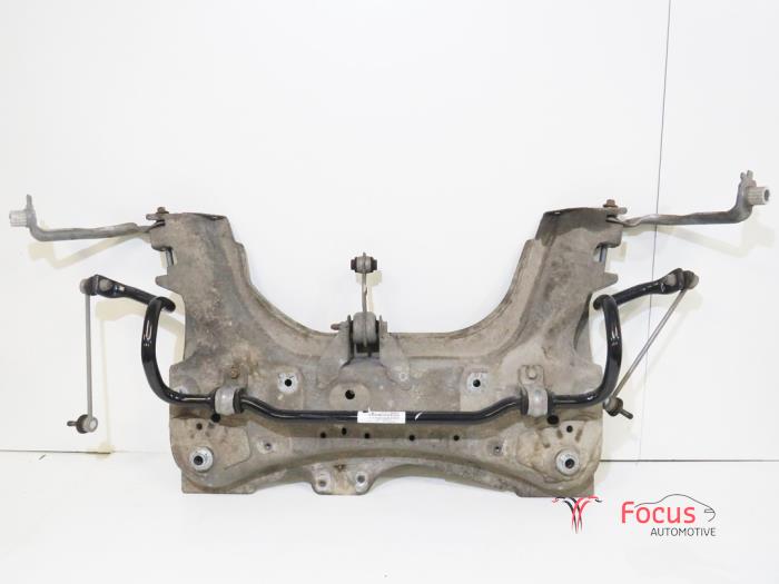 Subframe from a Renault Clio IV Estate/Grandtour (7R) 1.5 Energy dCi 75 FAP 2015