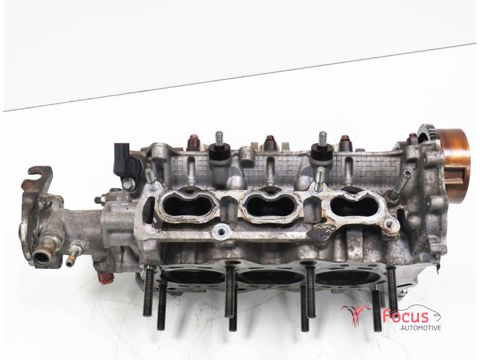 Cylinder head from a Nissan Pixo (D31S) 1.0 12V 2013
